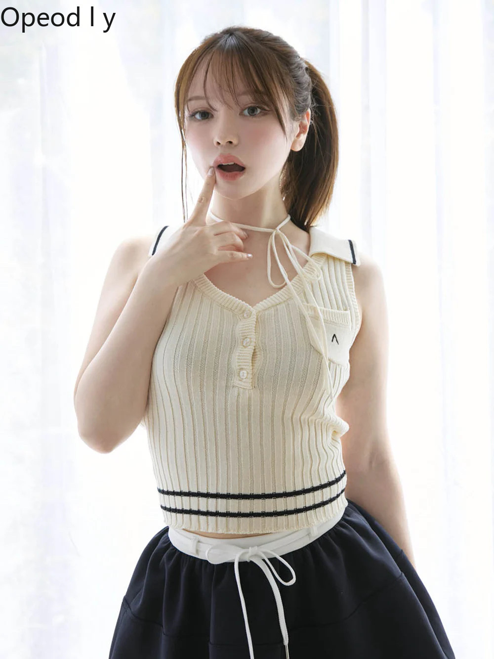 Japanese Sweet Lapel Twist V-n - đánh giá và giá Suspender Tank Top